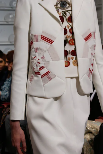 Look 3